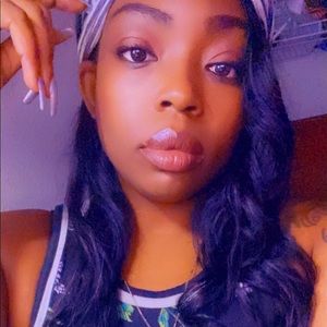 Meet your Posher, Rebecca